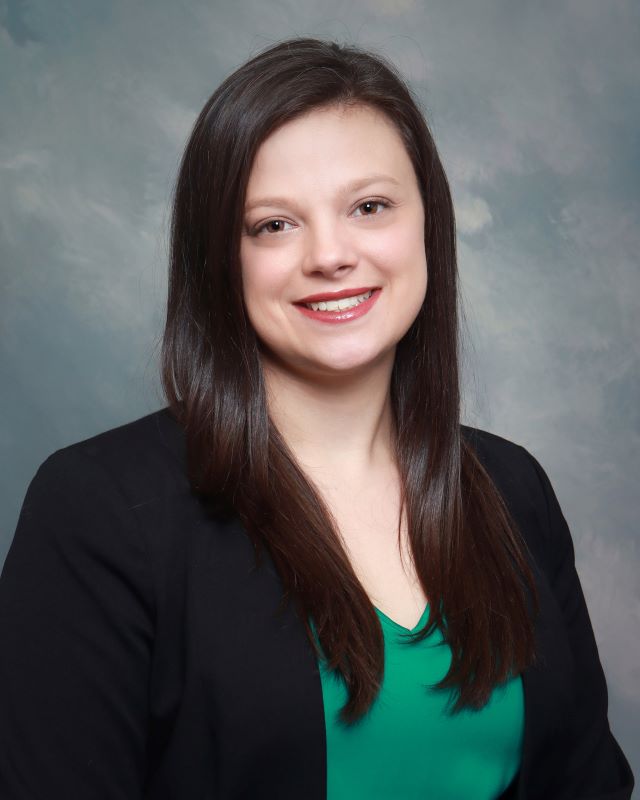 Allie Bushelli Full staff photo lady